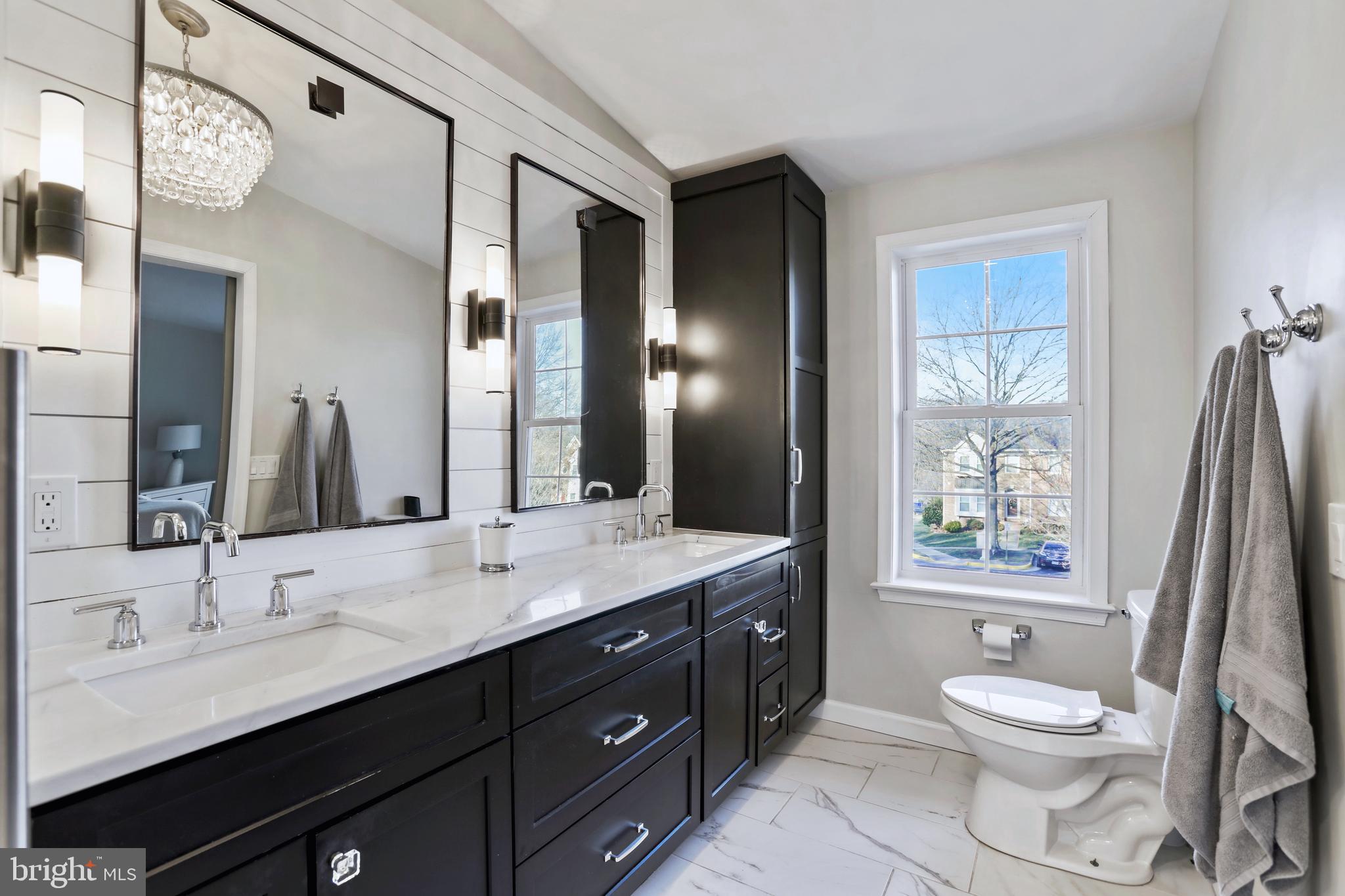 3923 Green Look Ct