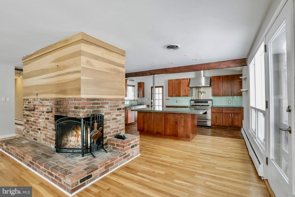 6904 Hickory Hill Rd