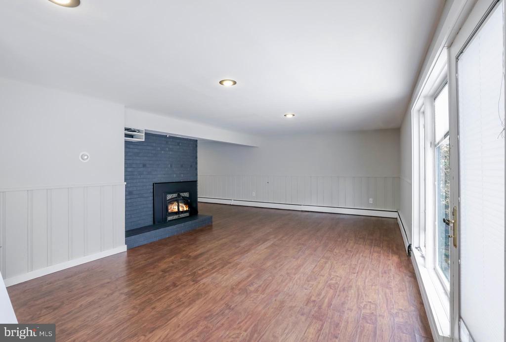 6904 Hickory Hill Rd