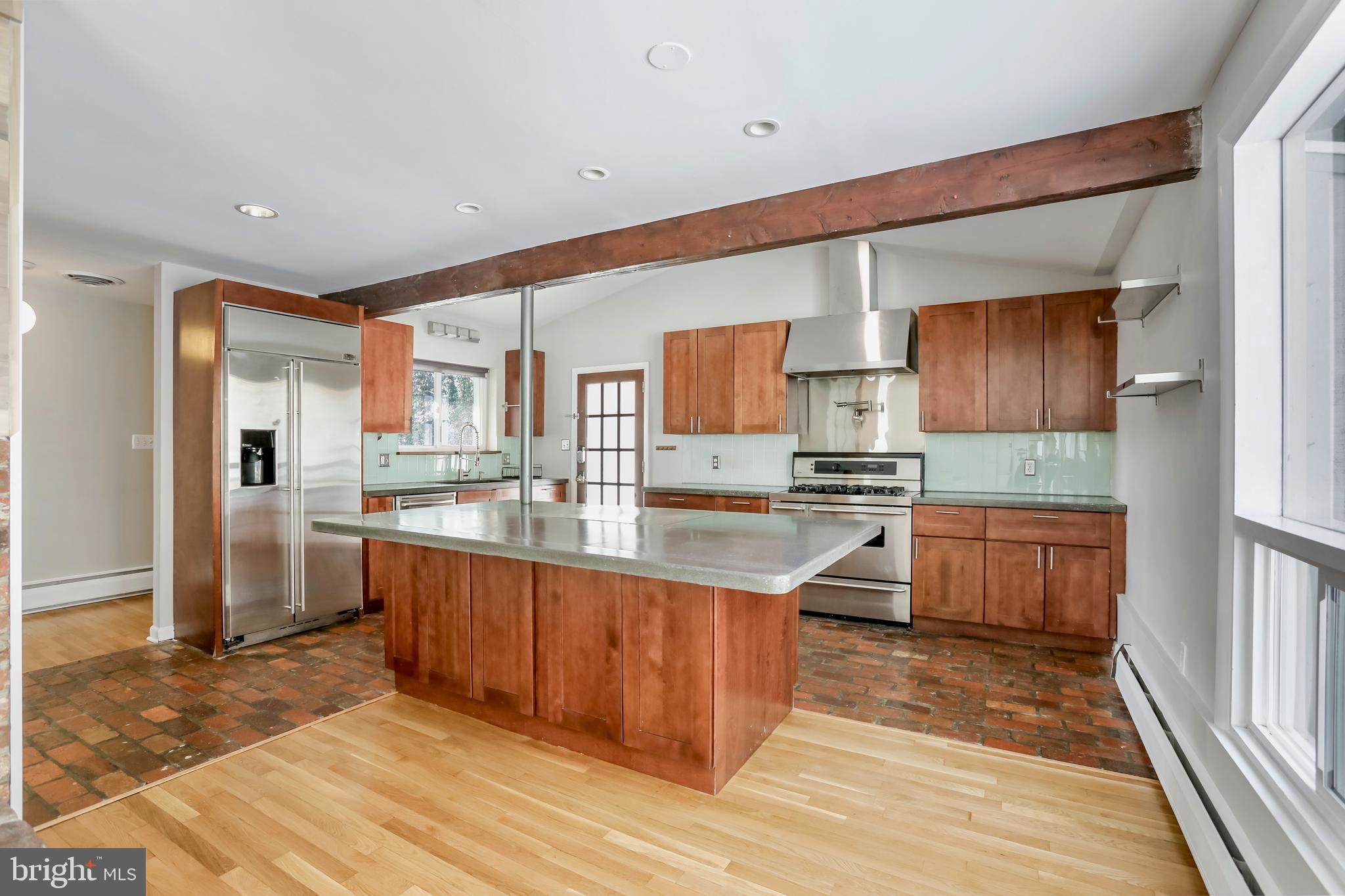 6904 Hickory Hill Rd