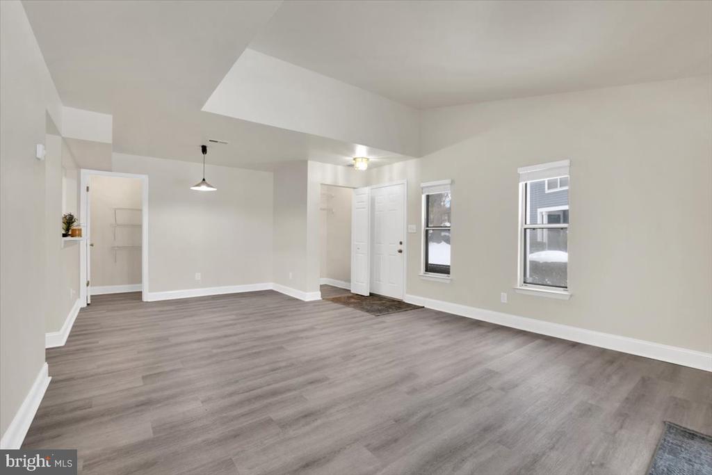 5838 Orchard Hill Ct