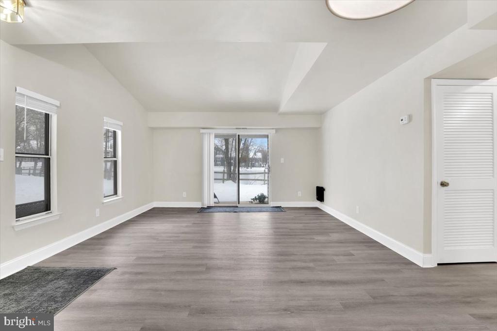 5838 Orchard Hill Ct