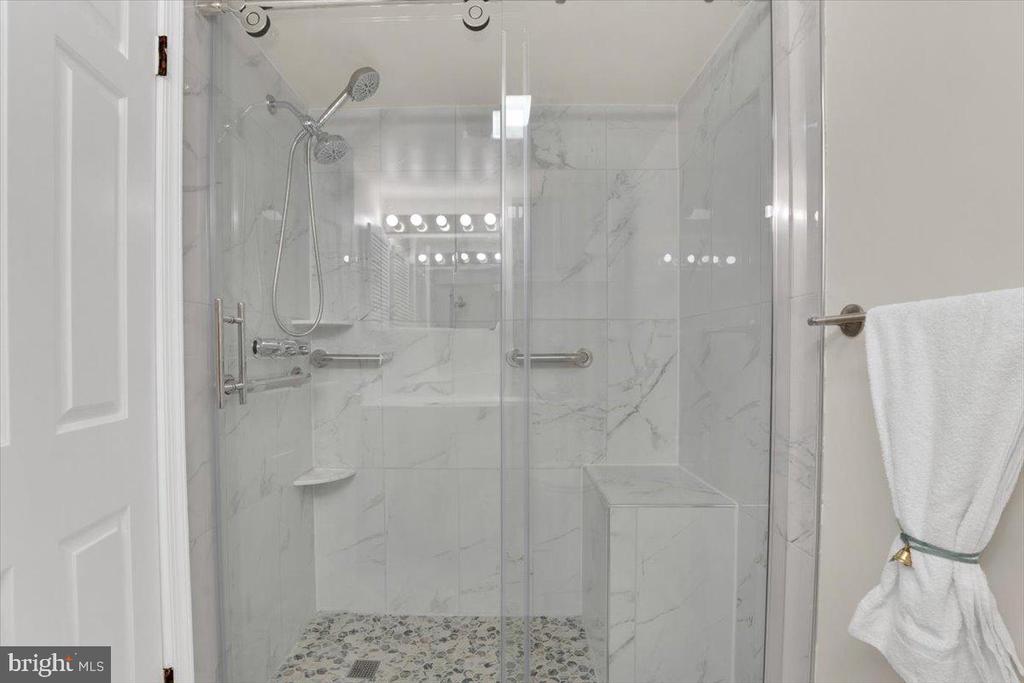 5838 Orchard Hill Ct