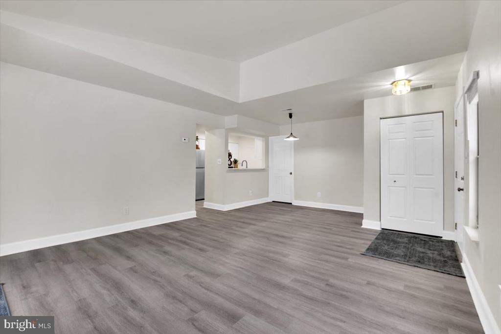 5838 Orchard Hill Ct