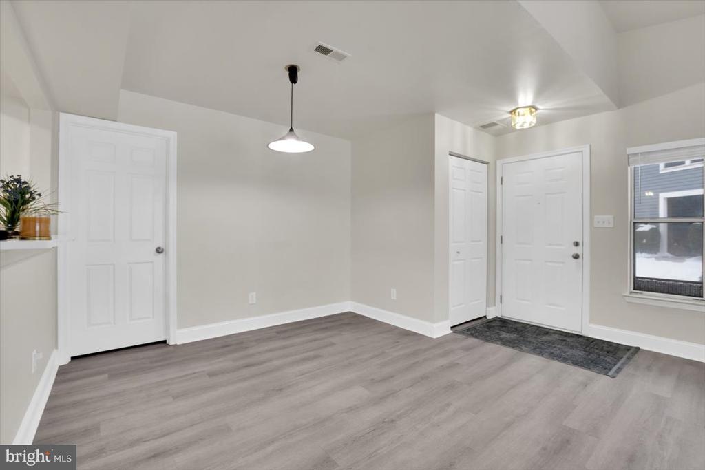 5838 Orchard Hill Ct