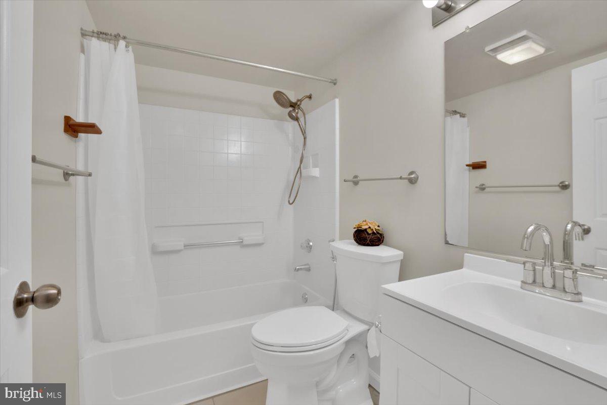 5838 Orchard Hill Ct