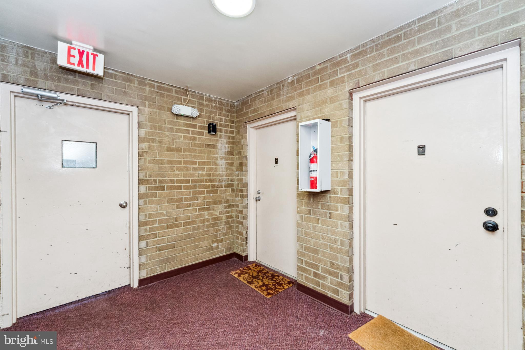 541 FLORIDA AVE #102