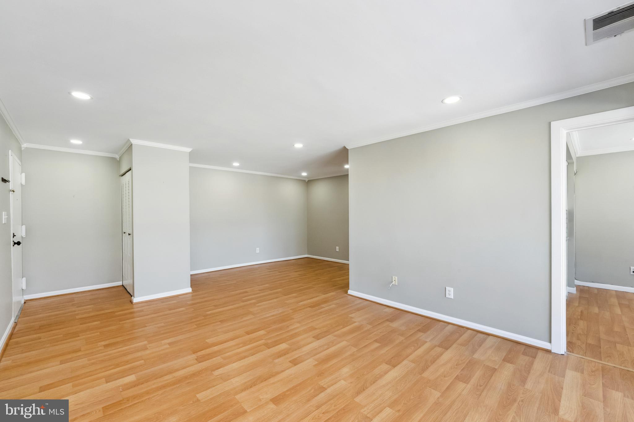 541 FLORIDA AVE #102