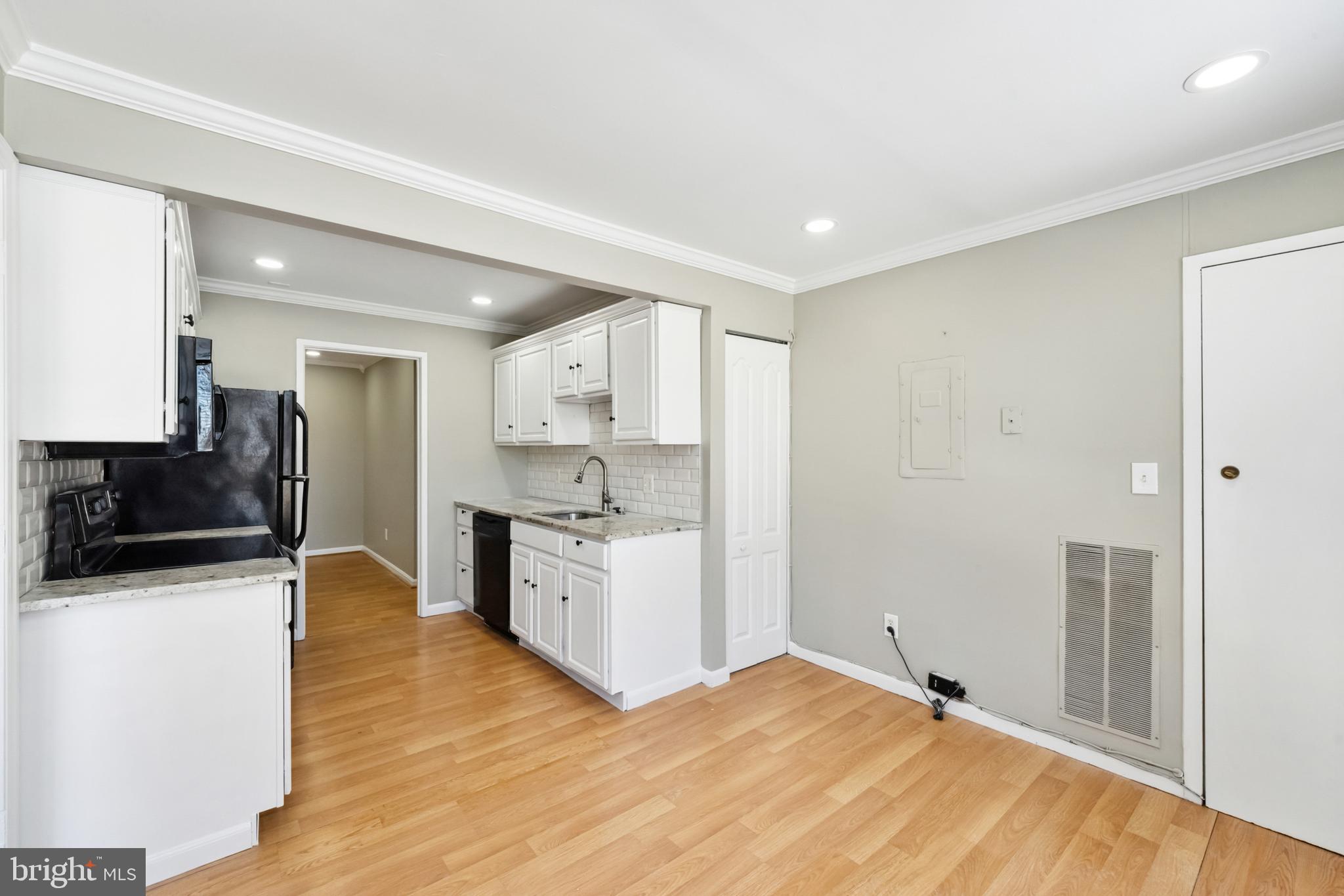541 FLORIDA AVE #102