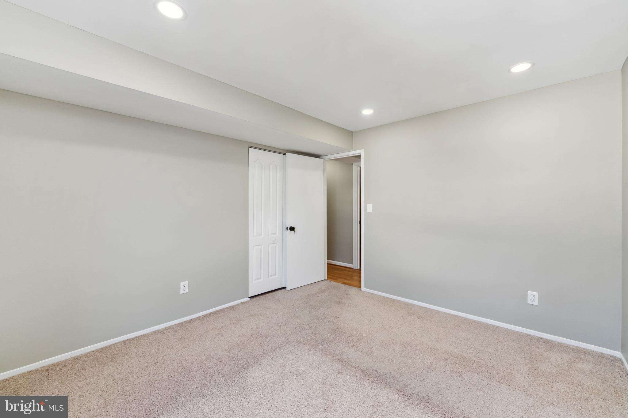 541 FLORIDA AVE #102