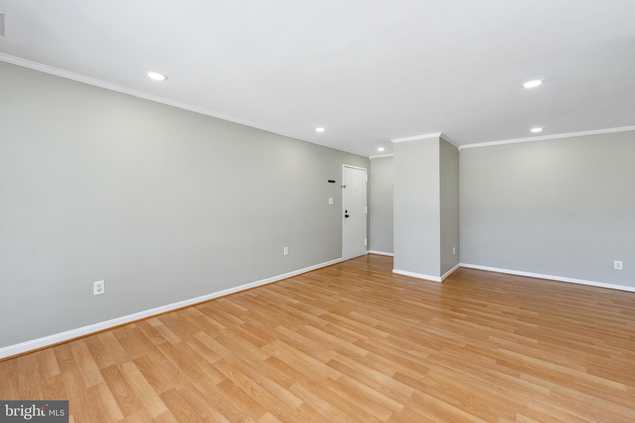 541 FLORIDA AVE #102