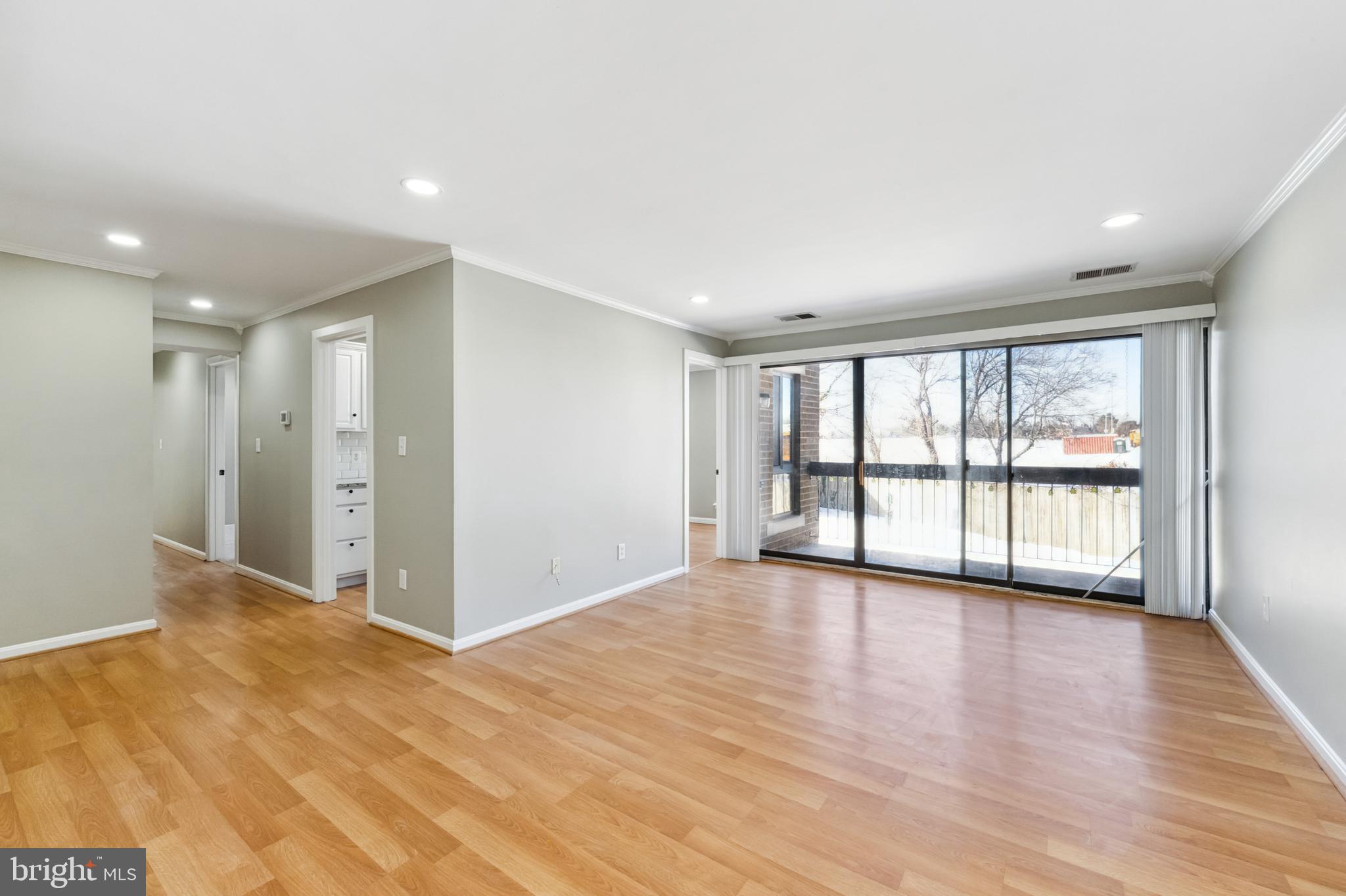 541 FLORIDA AVE #102
