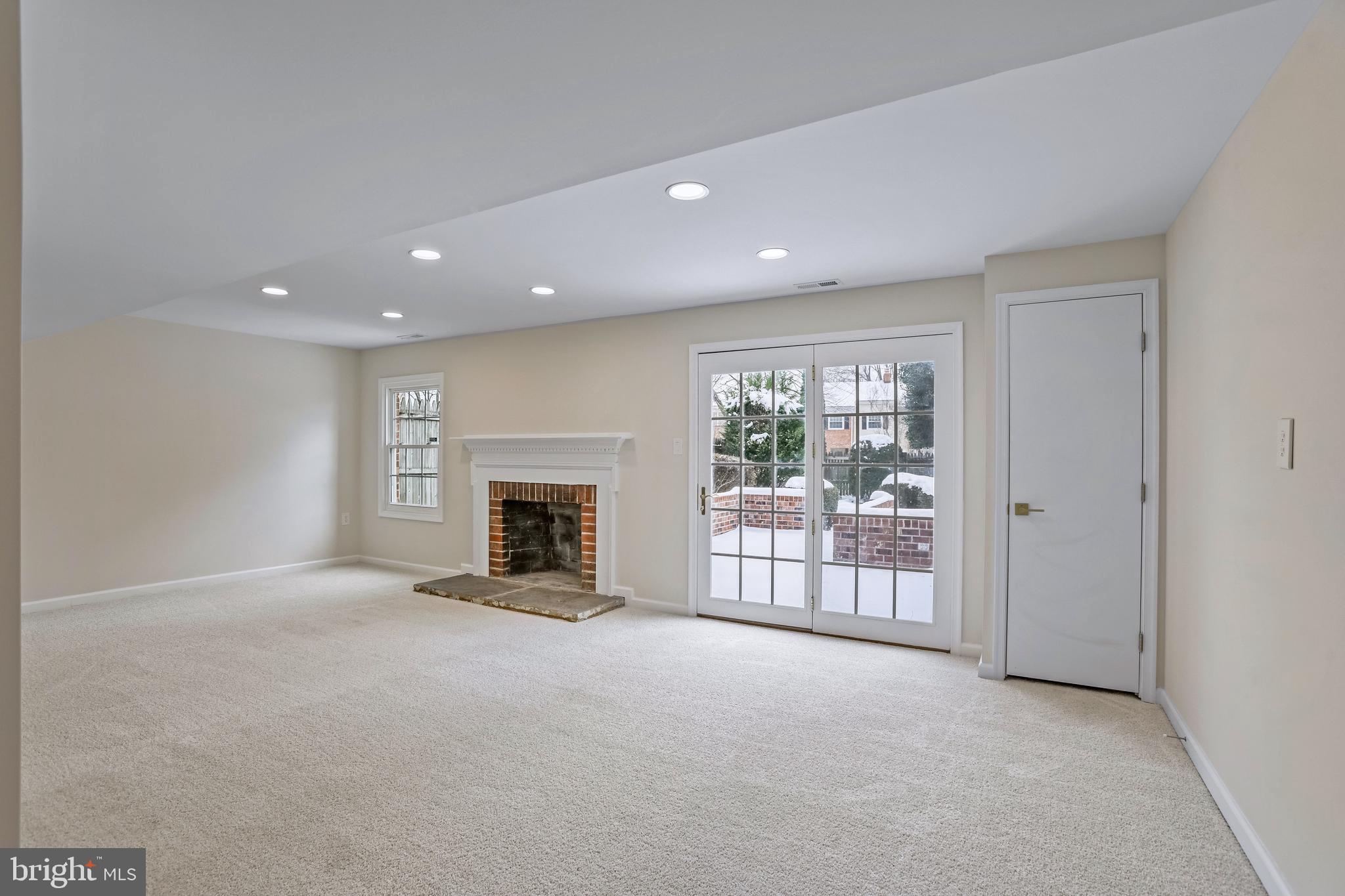 1109 Moorefield Hill Ct SW