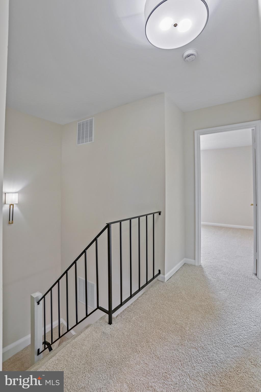 1109 Moorefield Hill Ct SW