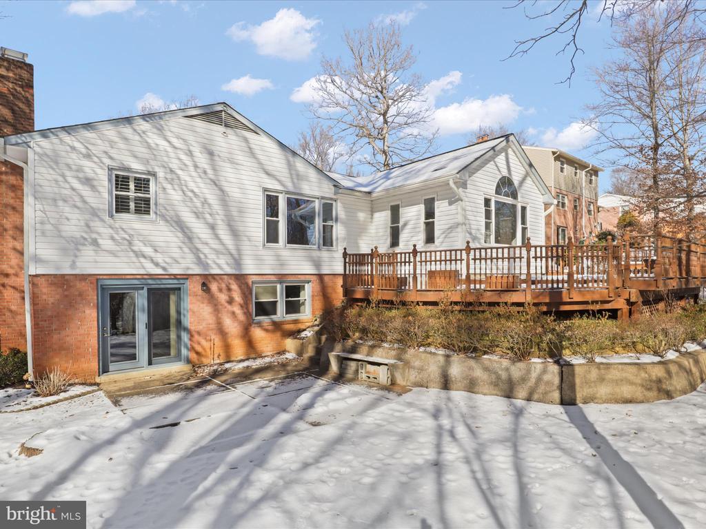 4816 Springbrook Dr