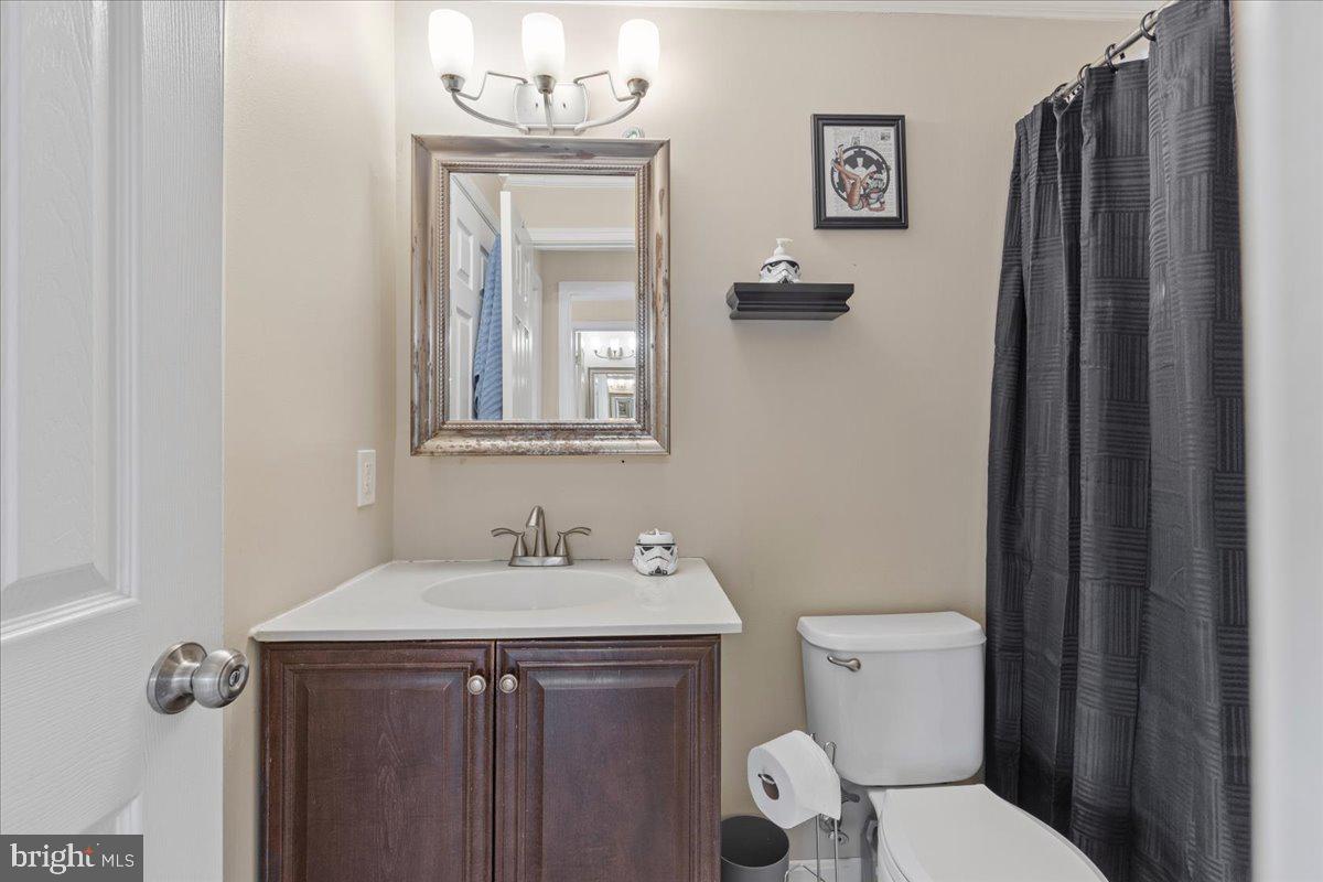 8246 Catbird Cir #101