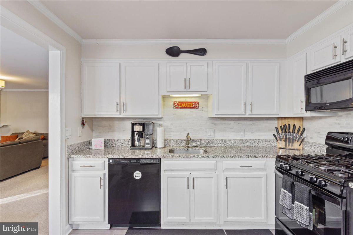 8246 Catbird Cir #101