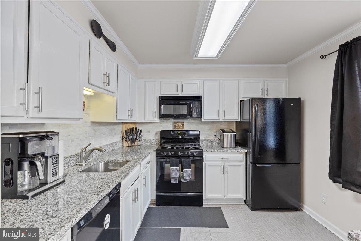 8246 Catbird Cir #101