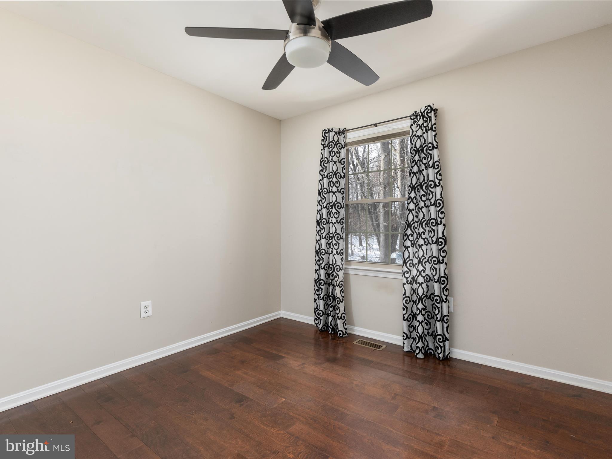 2852 Kelly Sq