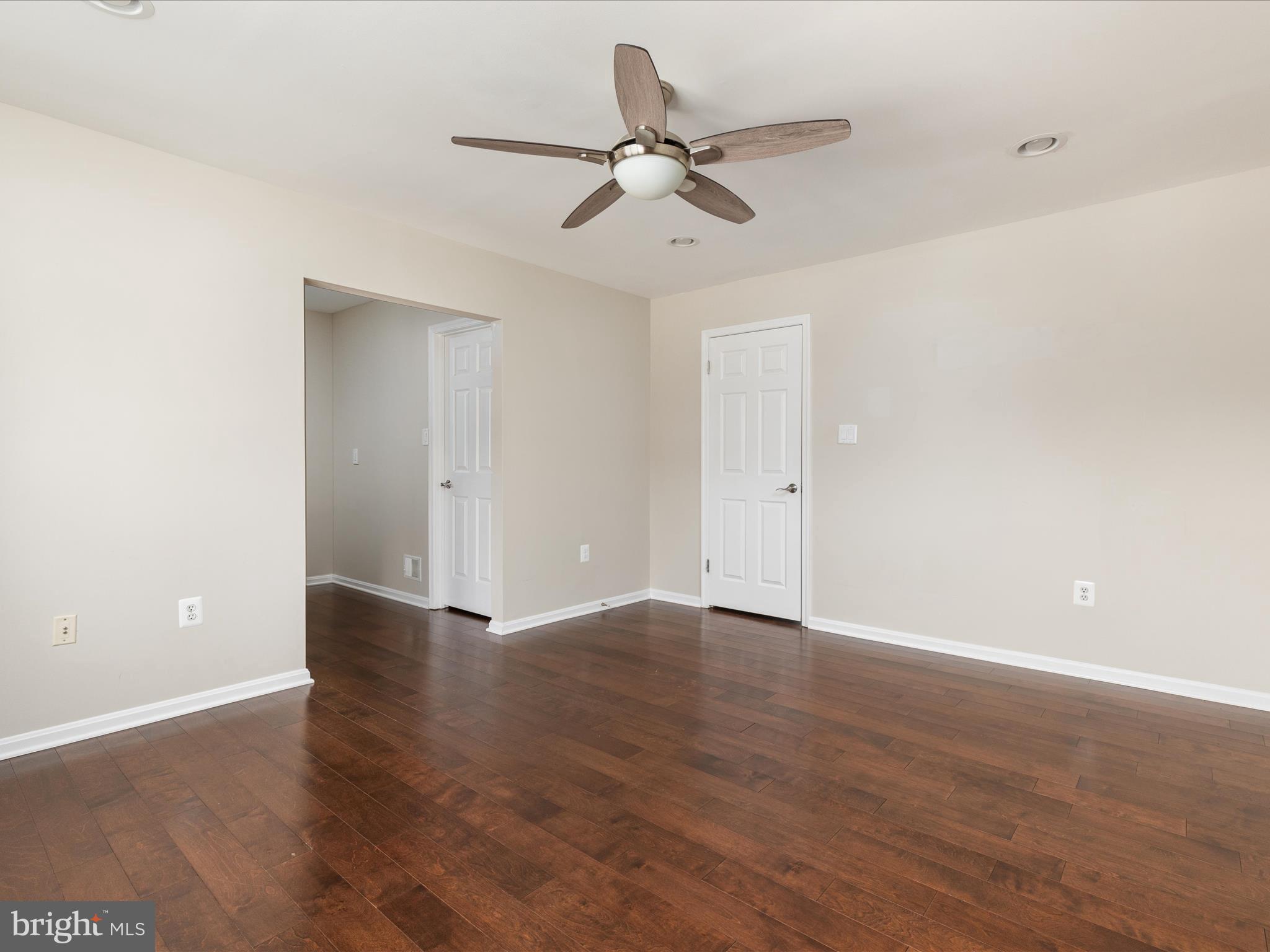 2852 Kelly Sq