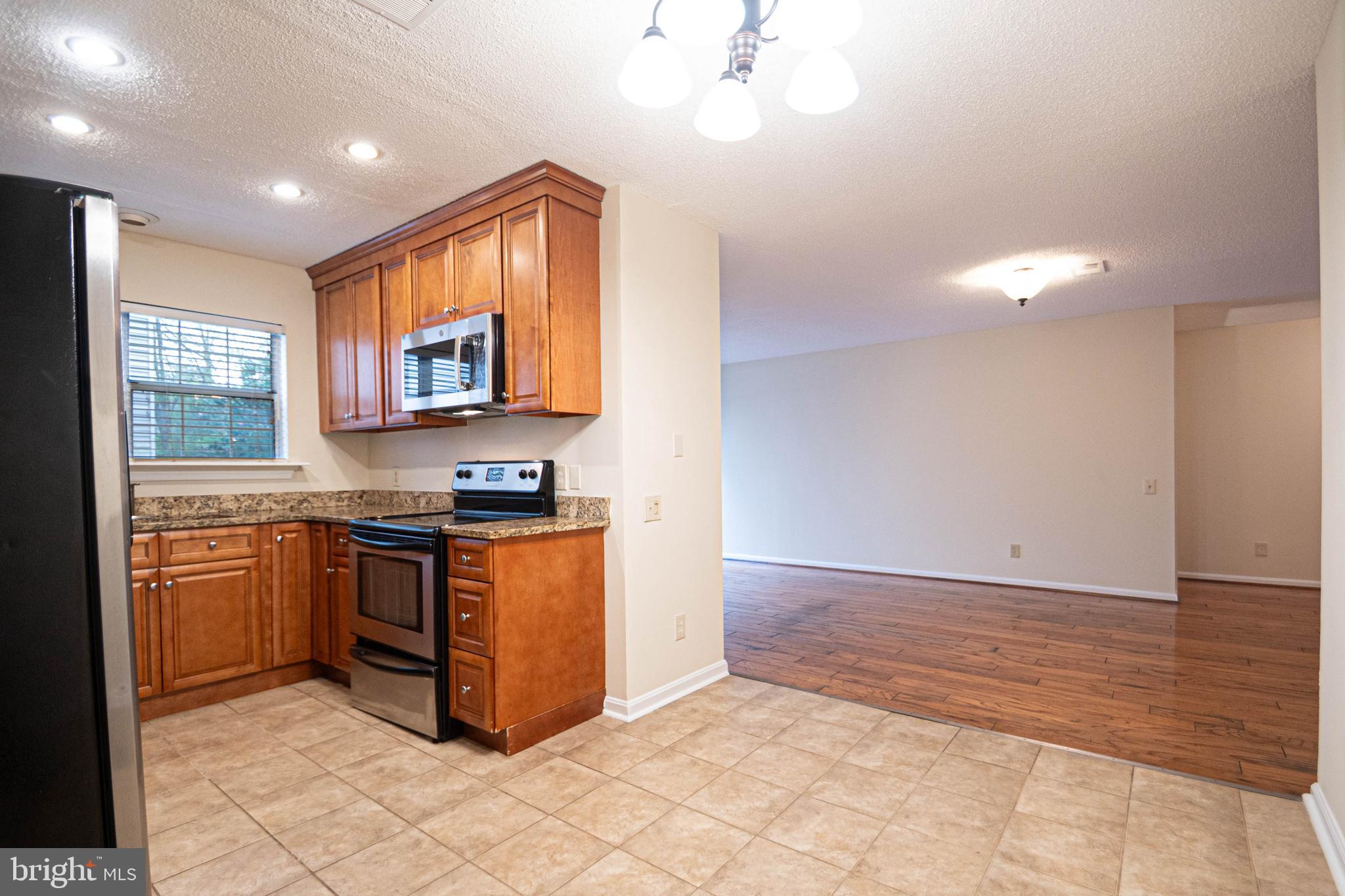 12009 Golf Ridge Ct #101