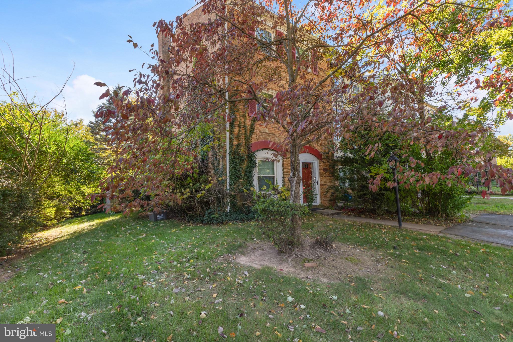 14827 Palmerston Sq