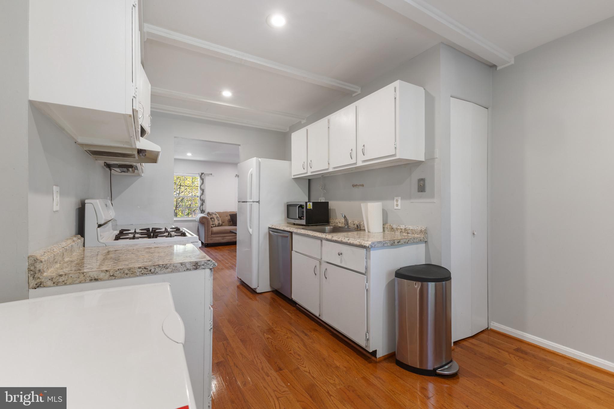 14827 Palmerston Sq