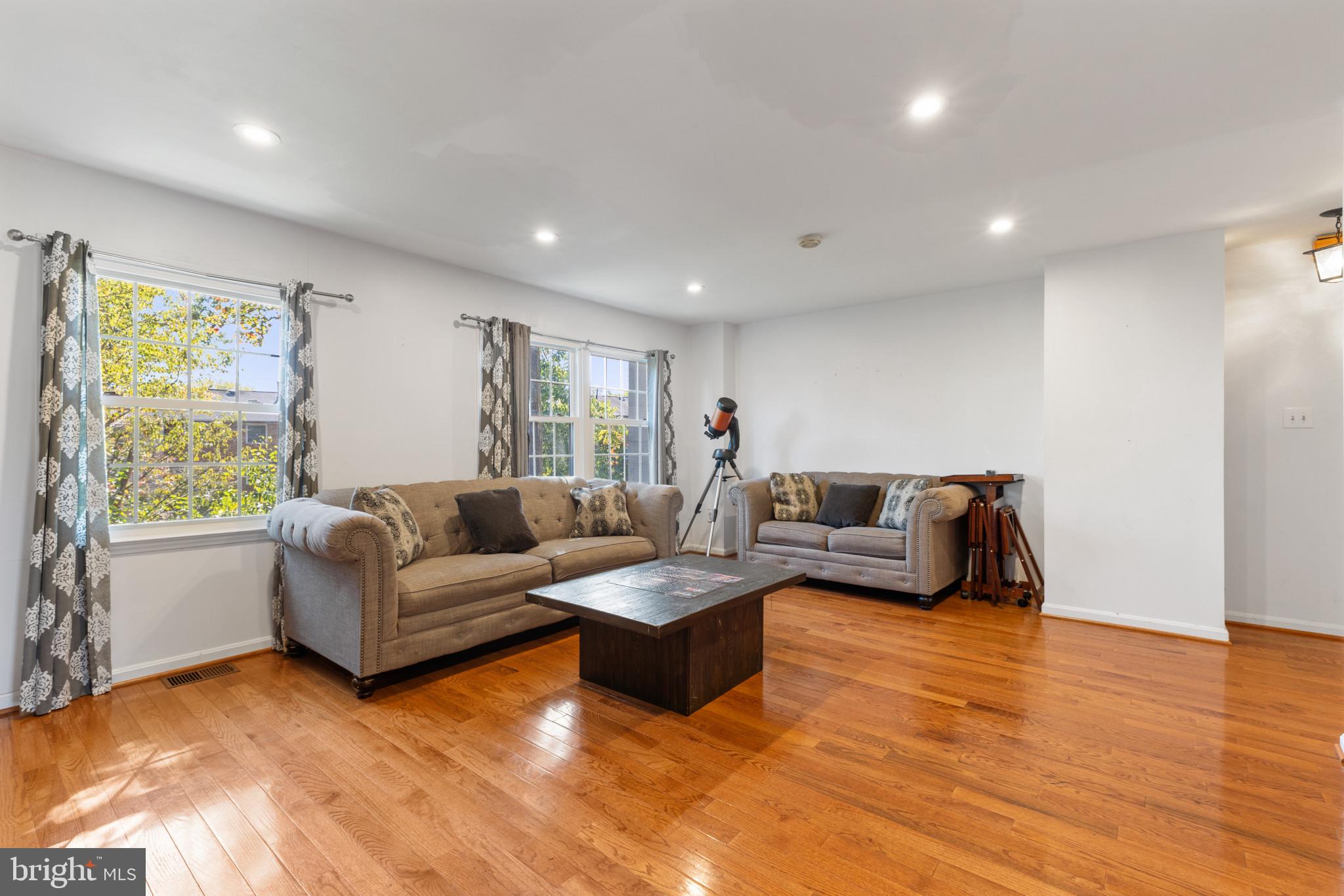 14827 Palmerston Sq