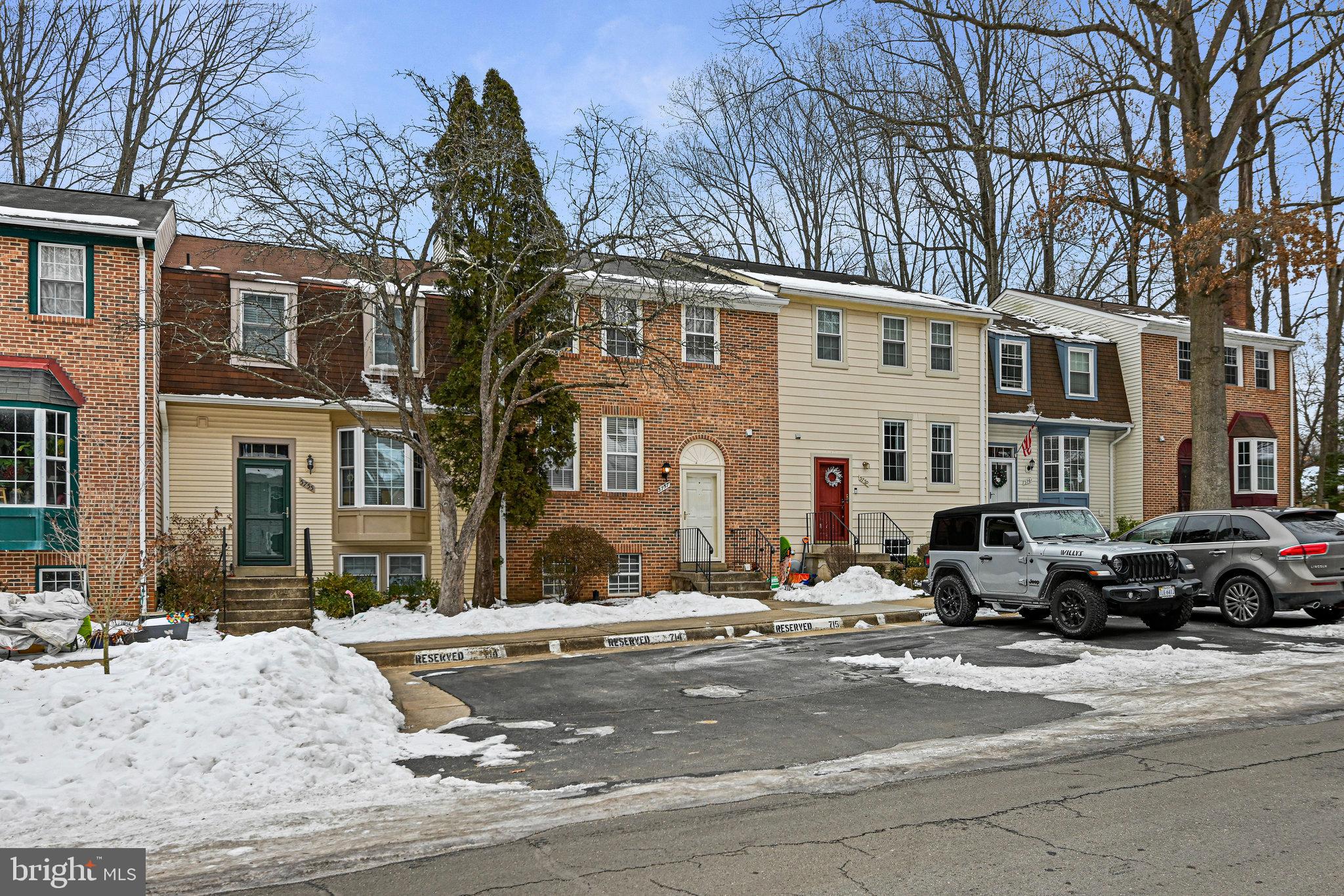 5757 WALNUT WOOD LN