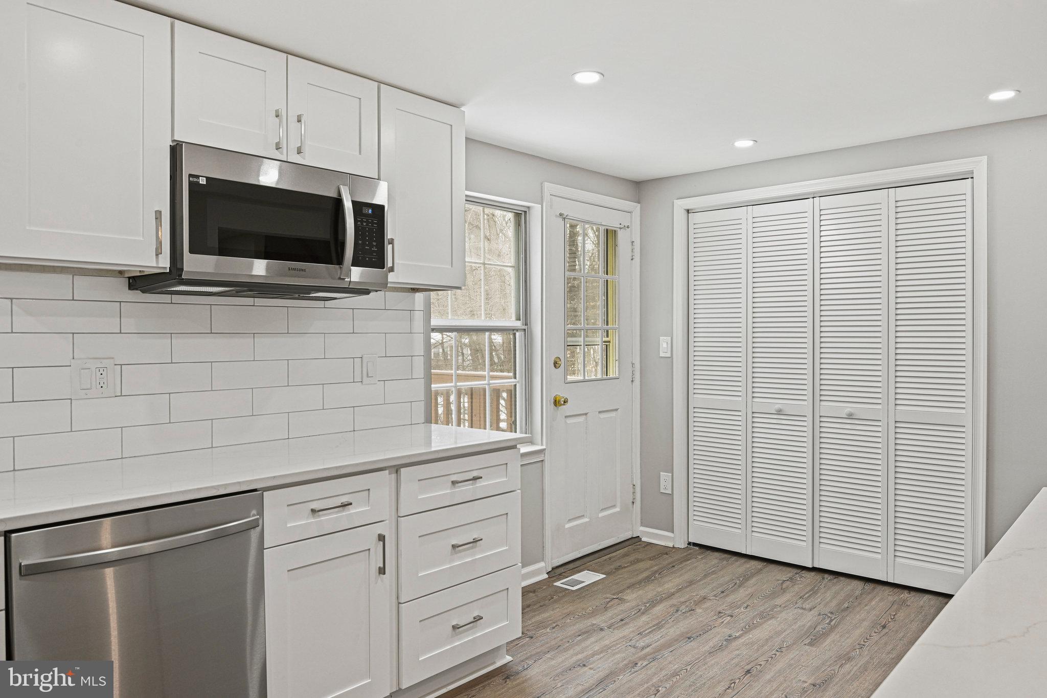 5757 WALNUT WOOD LN
