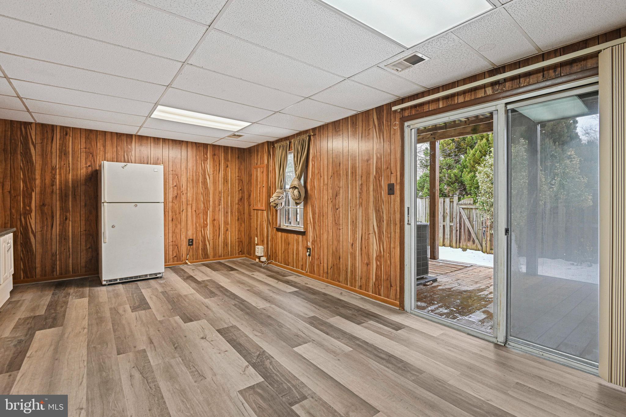 5757 WALNUT WOOD LN