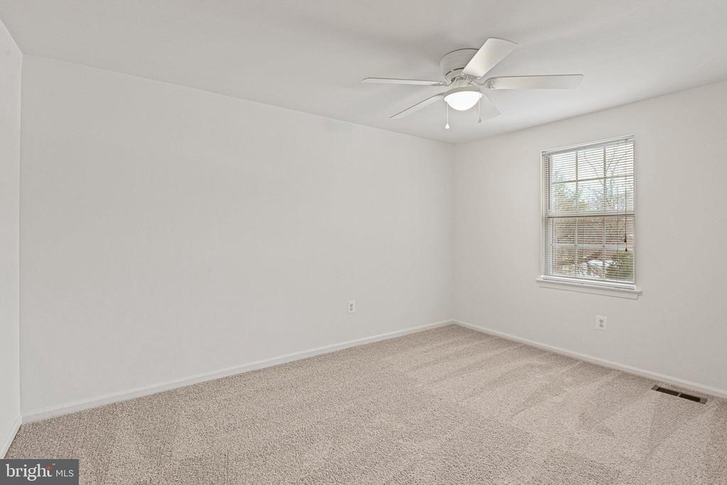 5757 WALNUT WOOD LN