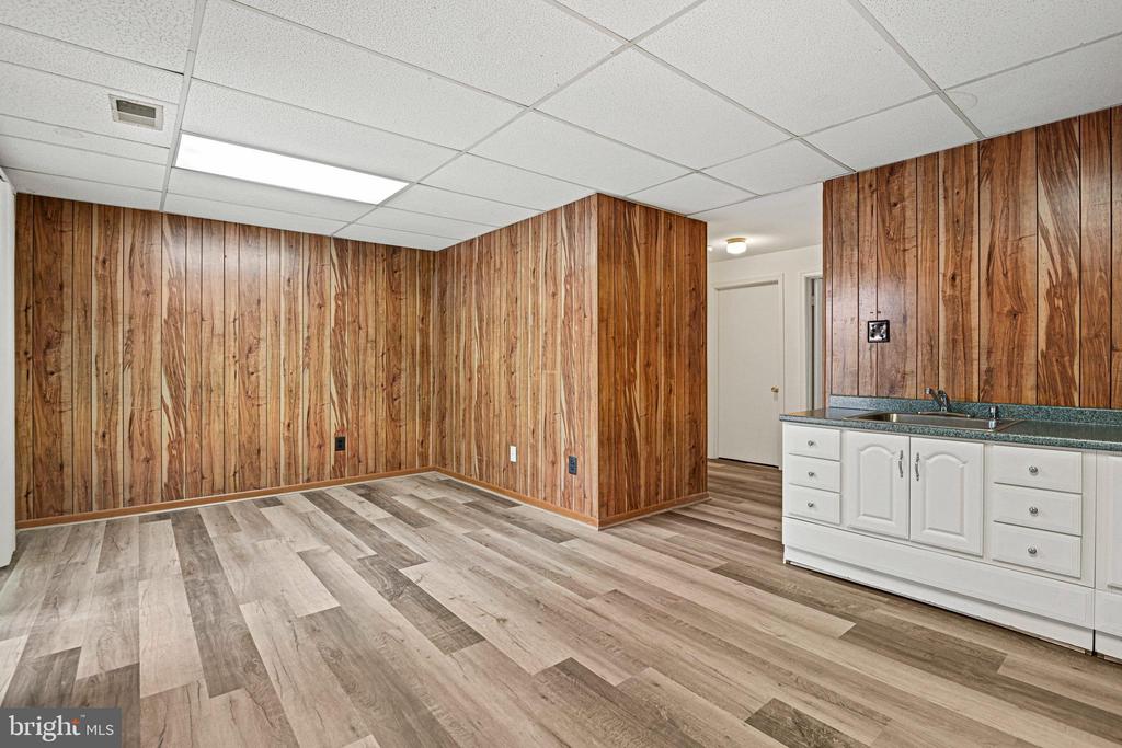 5757 WALNUT WOOD LN