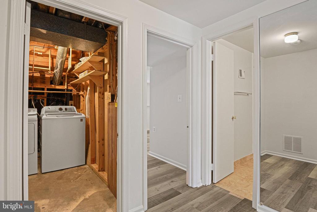 5757 WALNUT WOOD LN