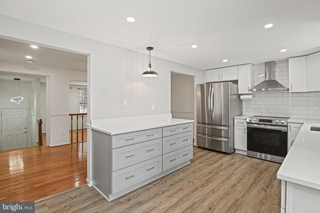 5757 WALNUT WOOD LN