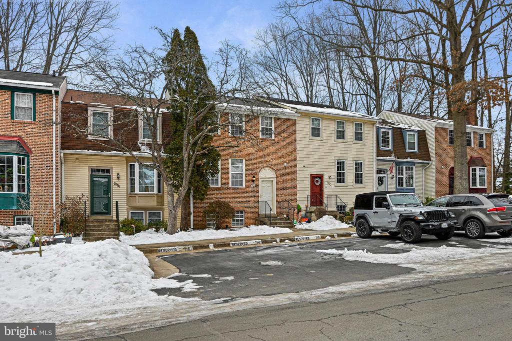 5757 WALNUT WOOD LN