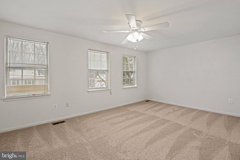 5757 WALNUT WOOD LN