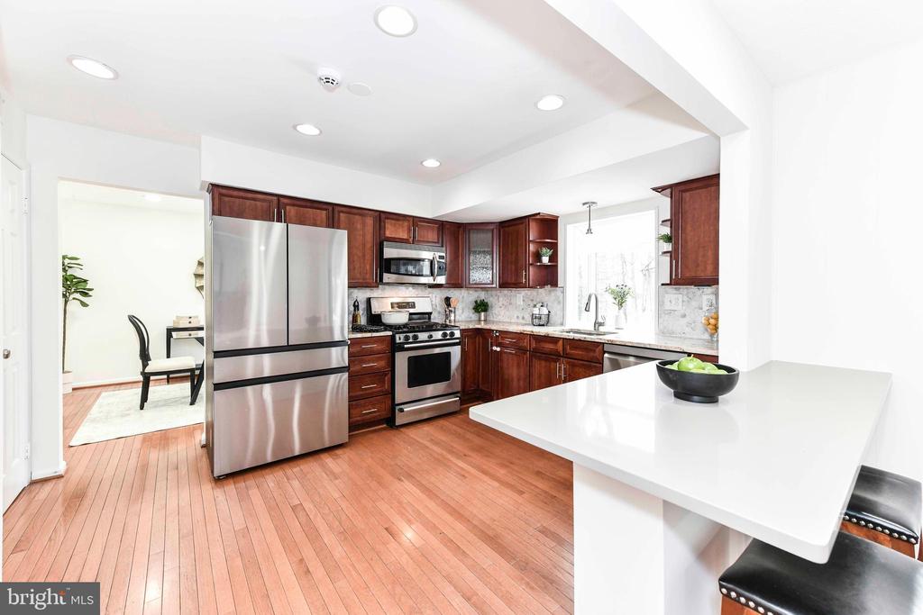 7605 Virginia Ln