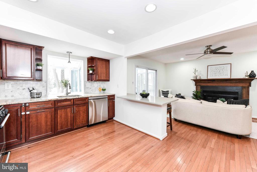 7605 Virginia Ln