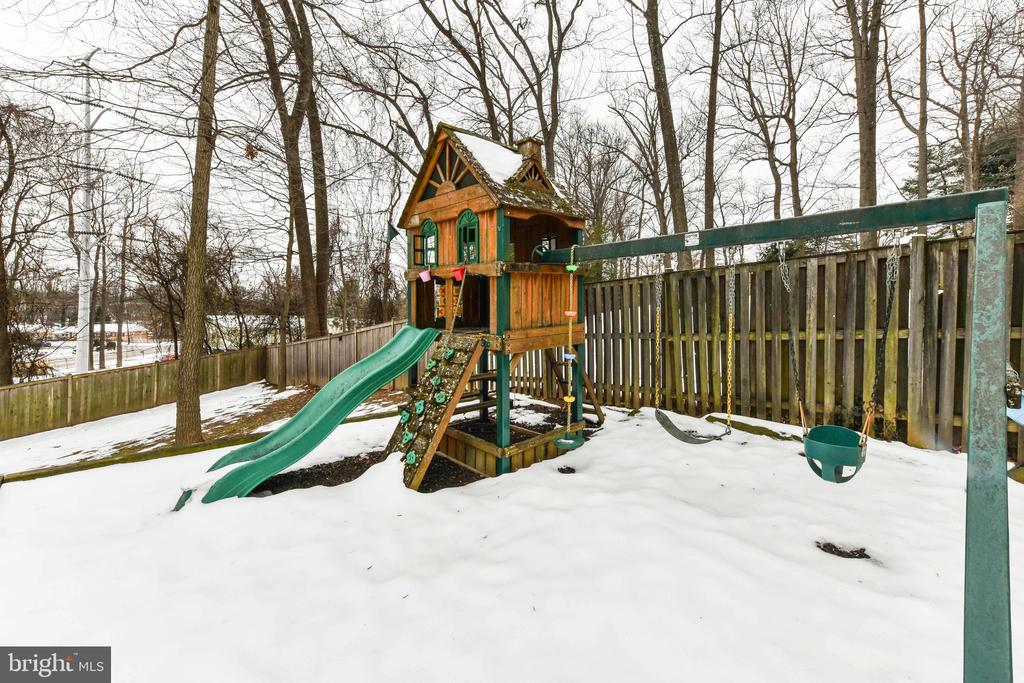 7605 Virginia Ln