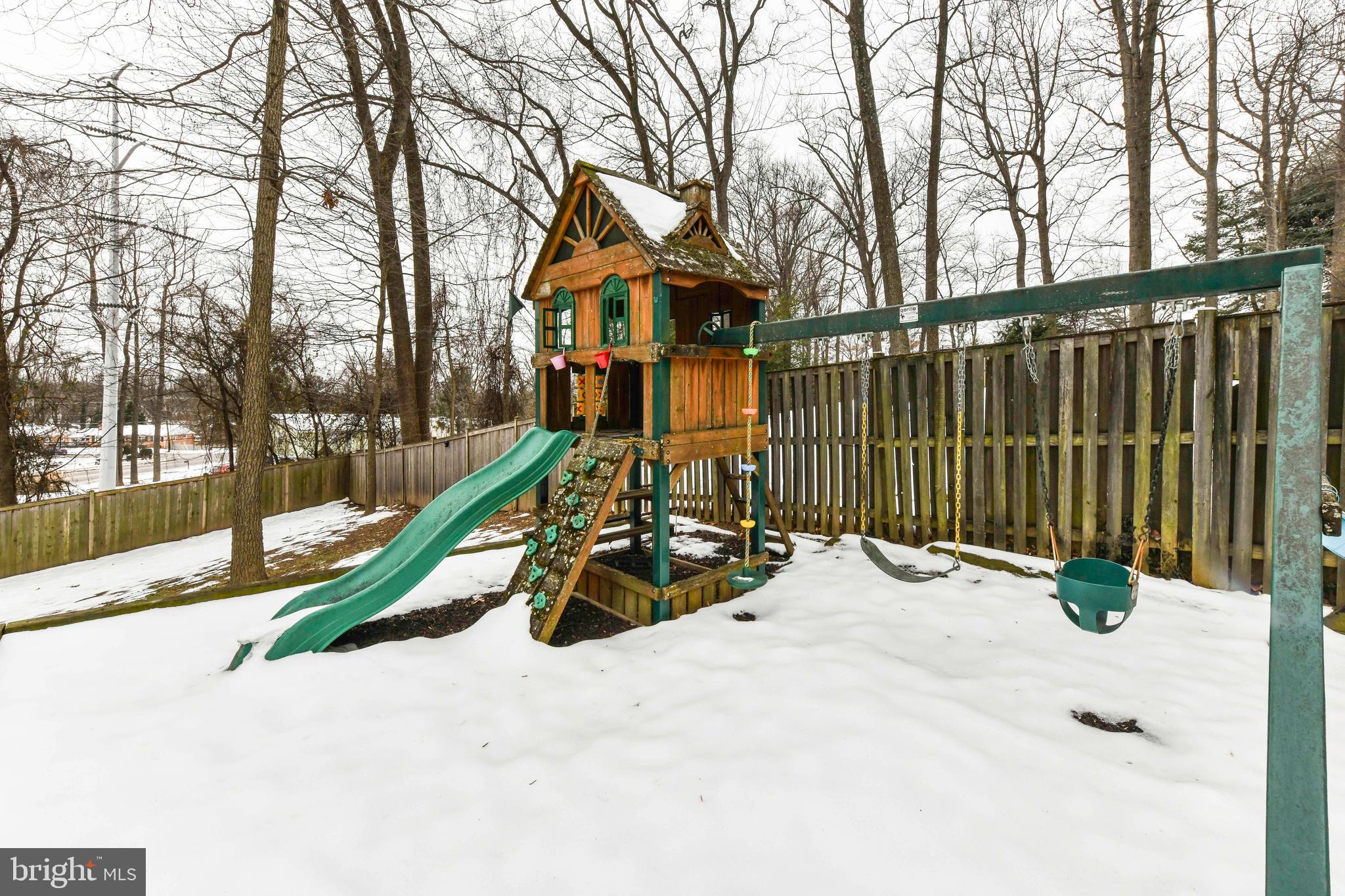 7605 Virginia Ln