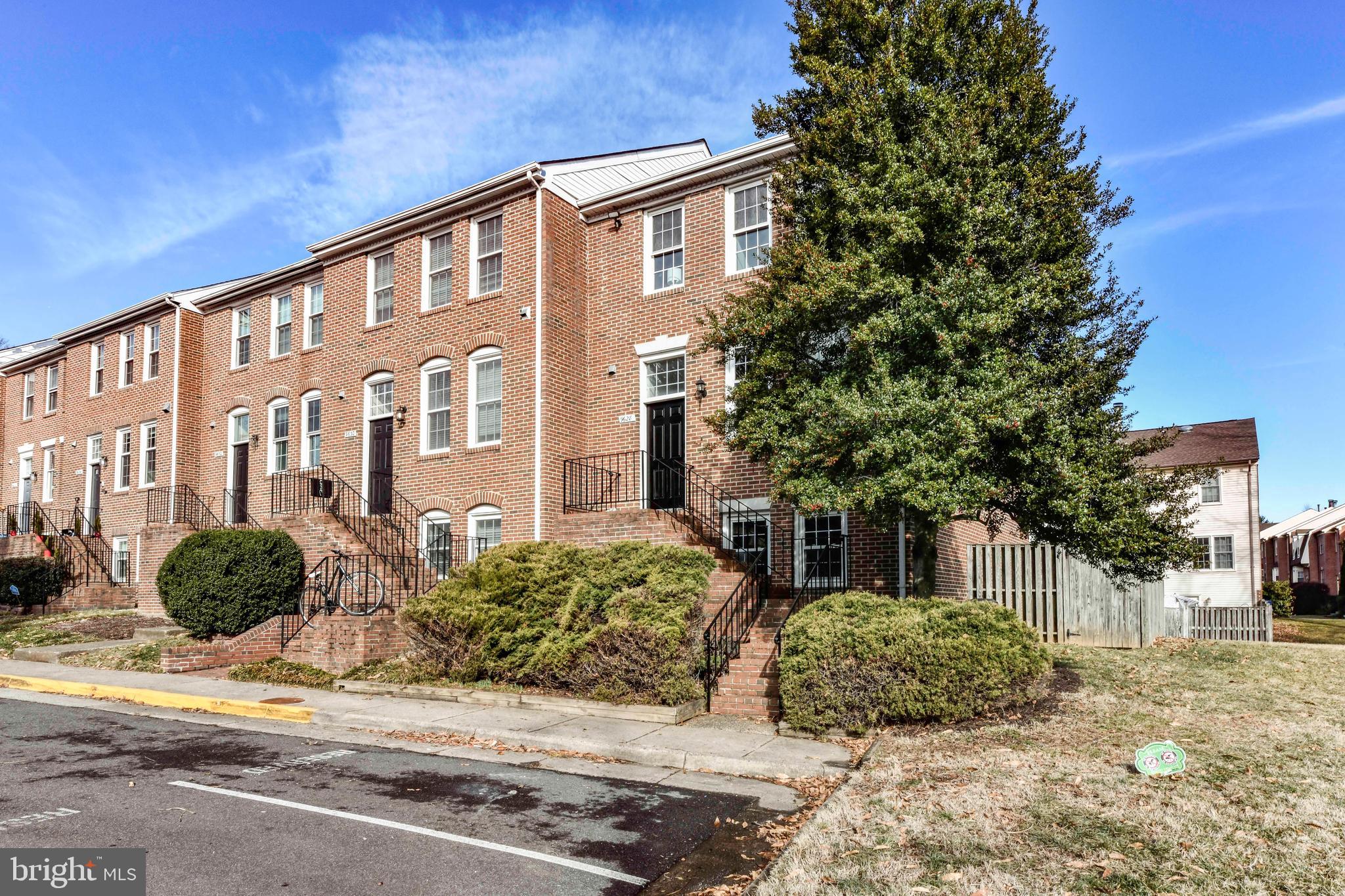 9628 Sutton Green Ct