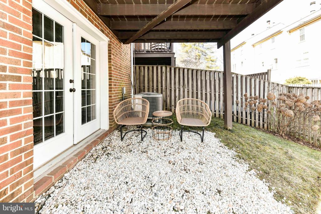 9628 Sutton Green Ct