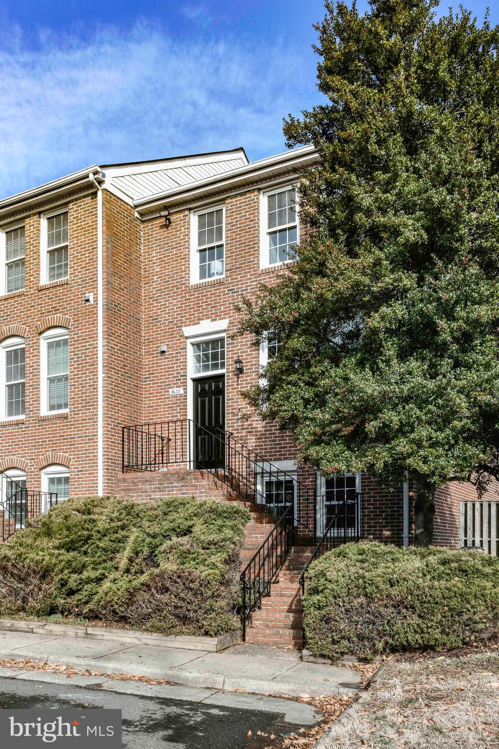 9628 Sutton Green Ct