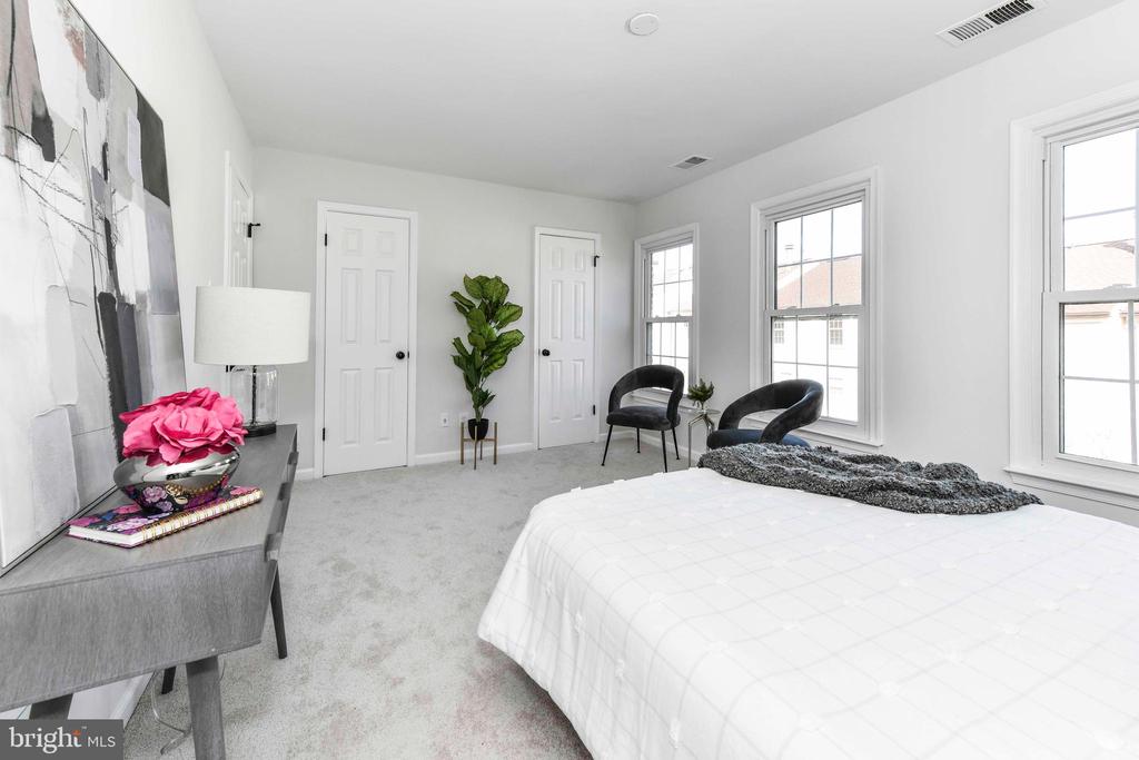 9628 Sutton Green Ct
