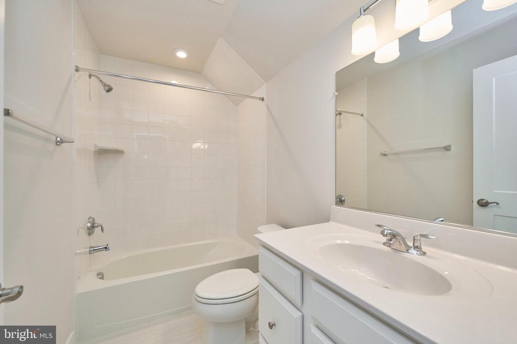 2315 LIBERTY LOOP