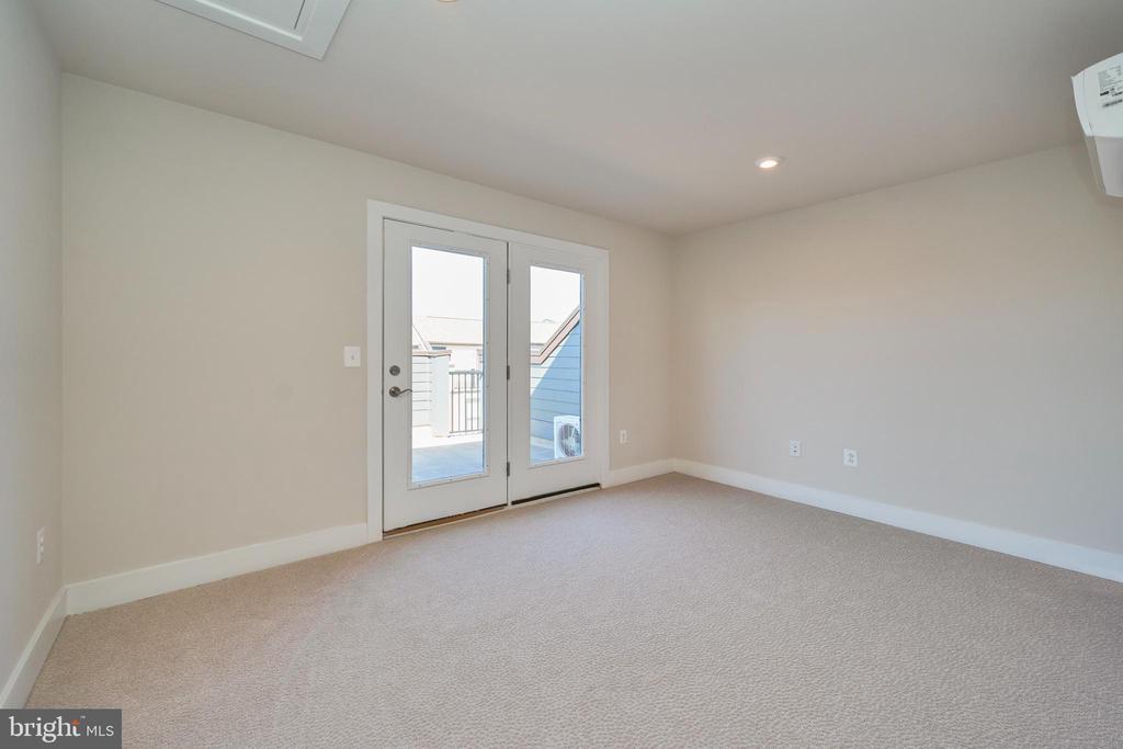 2315 LIBERTY LOOP