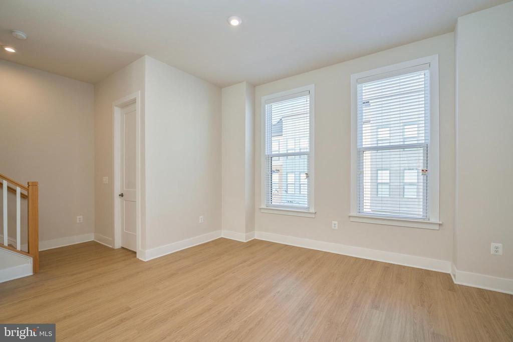 2315 LIBERTY LOOP