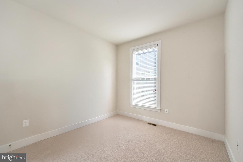2315 LIBERTY LOOP