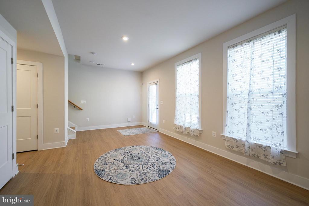 2315 LIBERTY LOOP